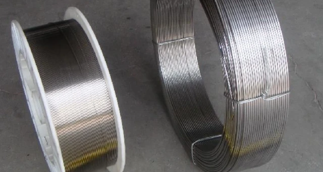 What material is er308 wire welded to